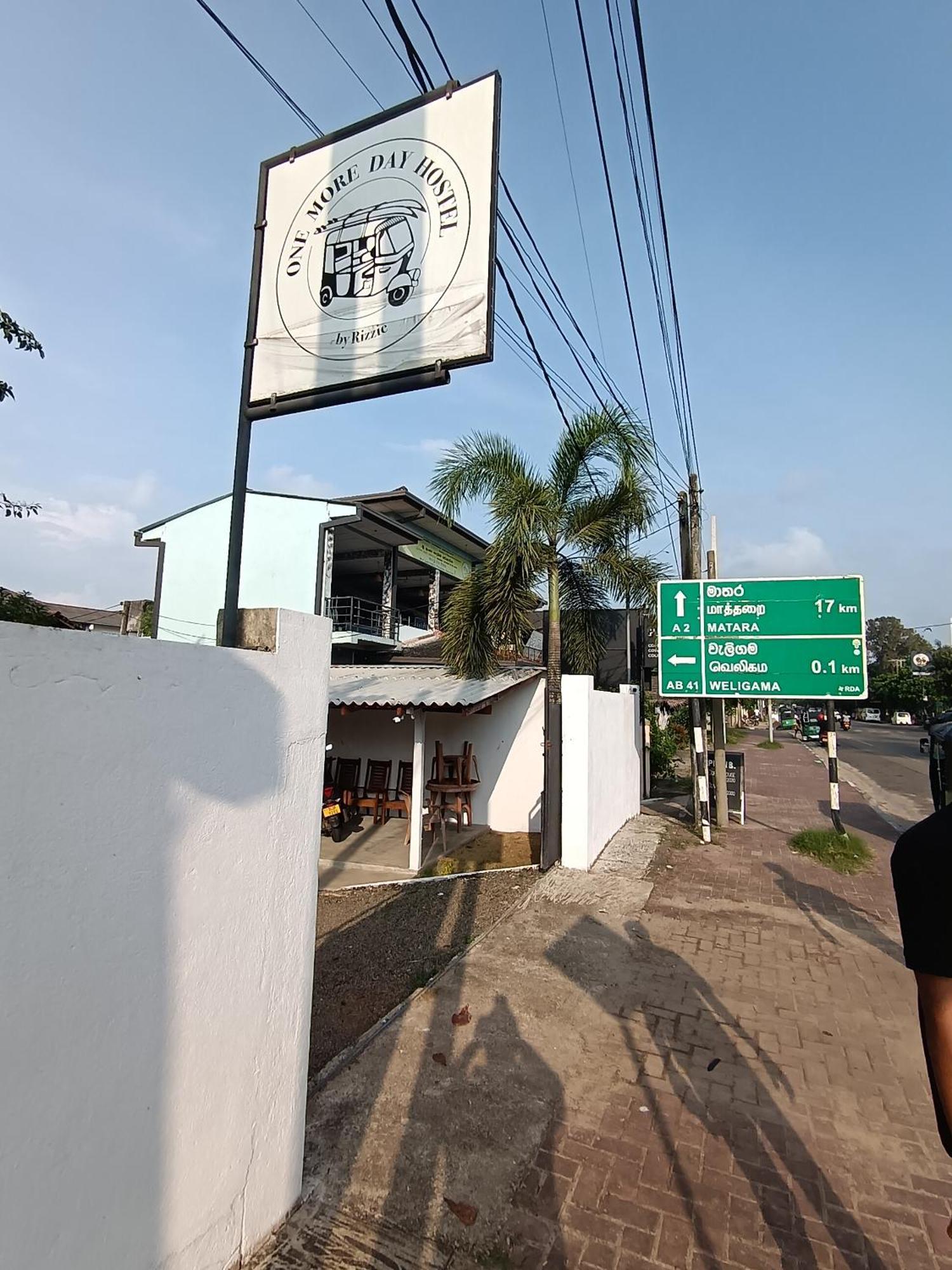 One More Day Hostel Weligama Exterior photo